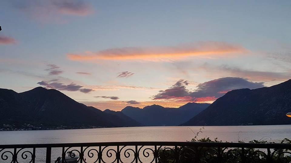 Maniva Penthouse By The Sea Apartamento Kotor Exterior foto